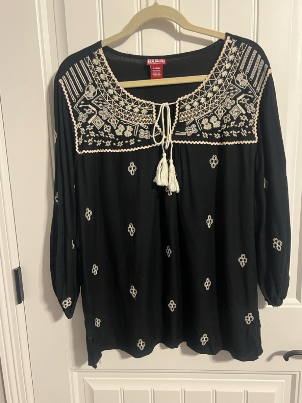 Red Ranch 3/4 Sleeve Embroidered Black Boho/Western Tunic. Women's Size XL.